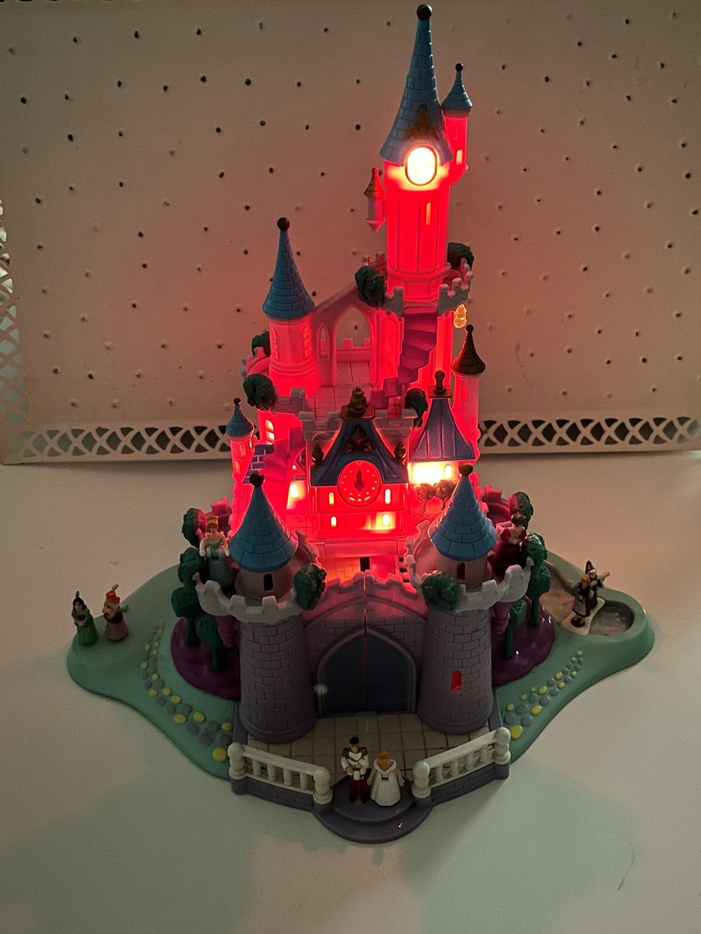 Vintage 1995 Polly Pocket Disney Cinderella's Enchanted Castle with figures